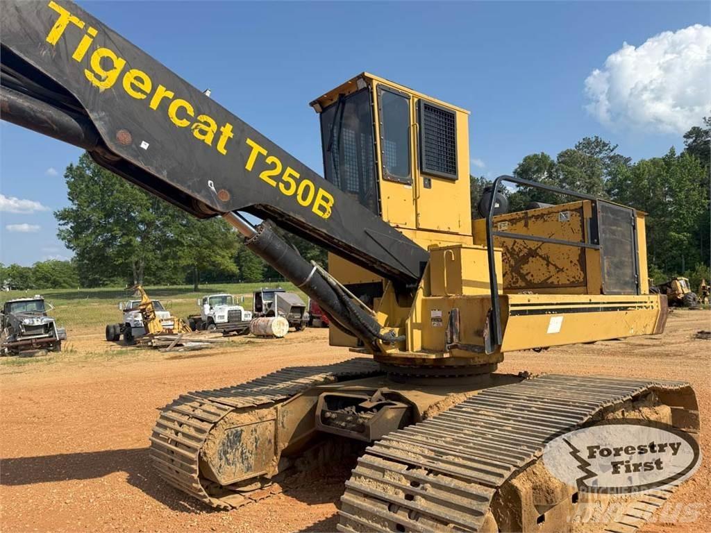 Tigercat T250B Utovarivači stabala