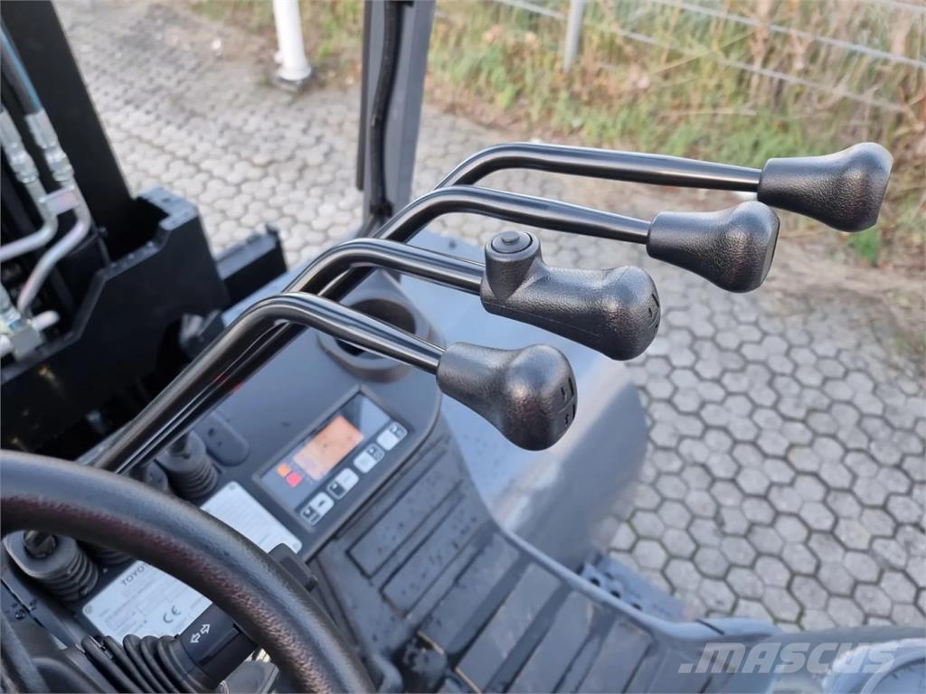 Toyota 8FD70F Dizelski viličari