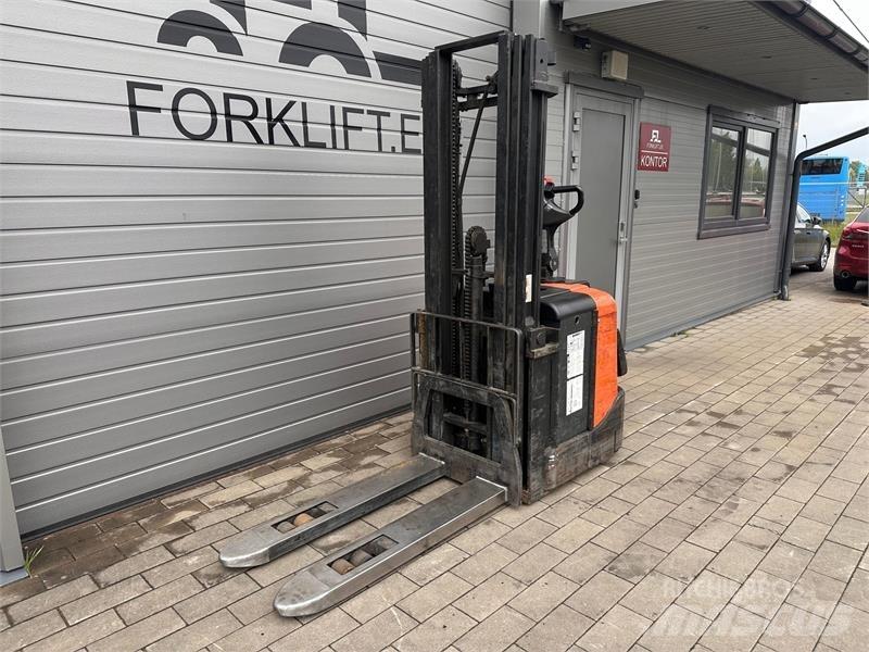 BT SPE125 Samopogonski ručni viličari