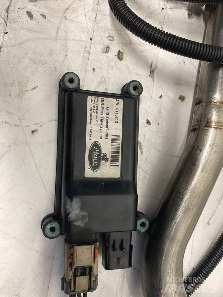 Mack AC427 Druge komponente