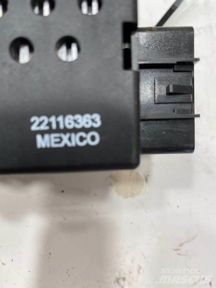Mack CXU Elektronika
