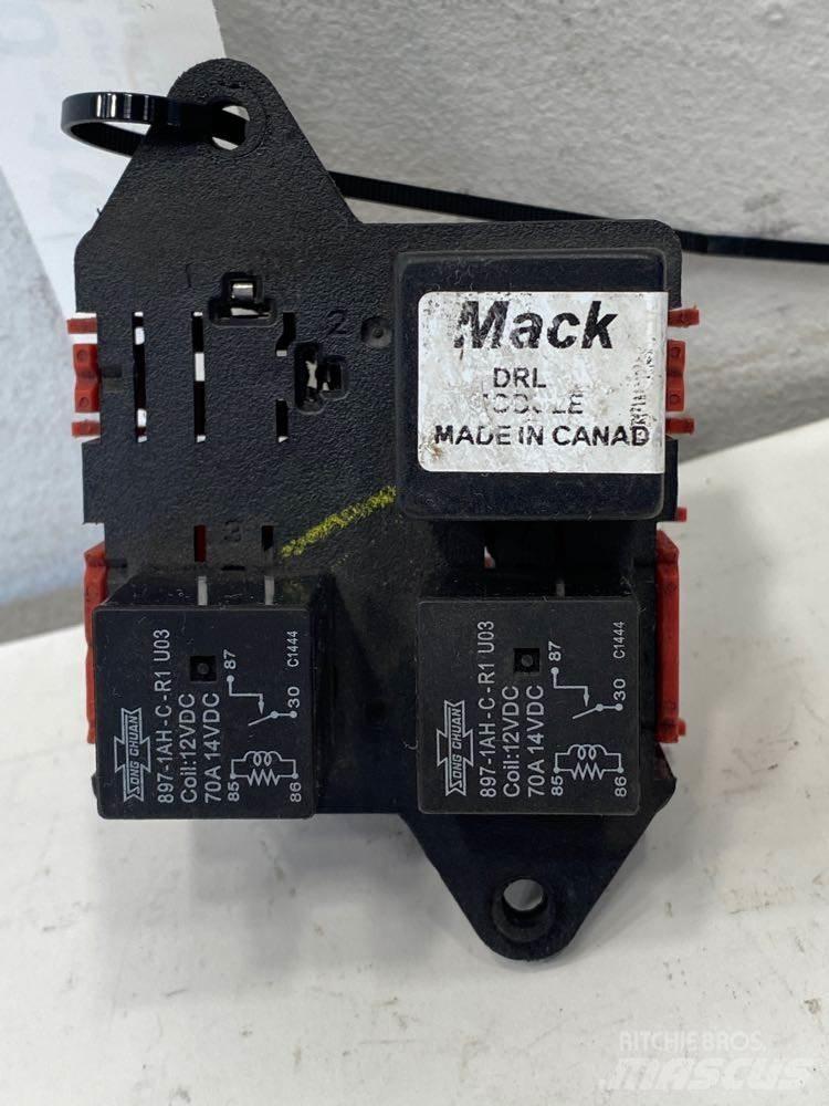 Mack GU Kabine i unutrašnjost