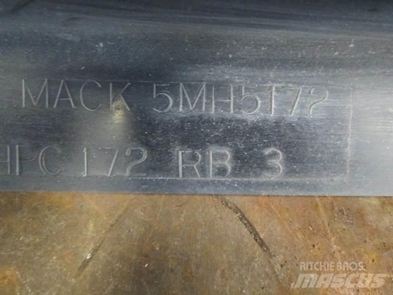 Mack MP7 Druge komponente