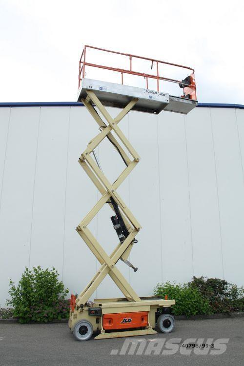 JLG 2030 ES Škaraste platforme