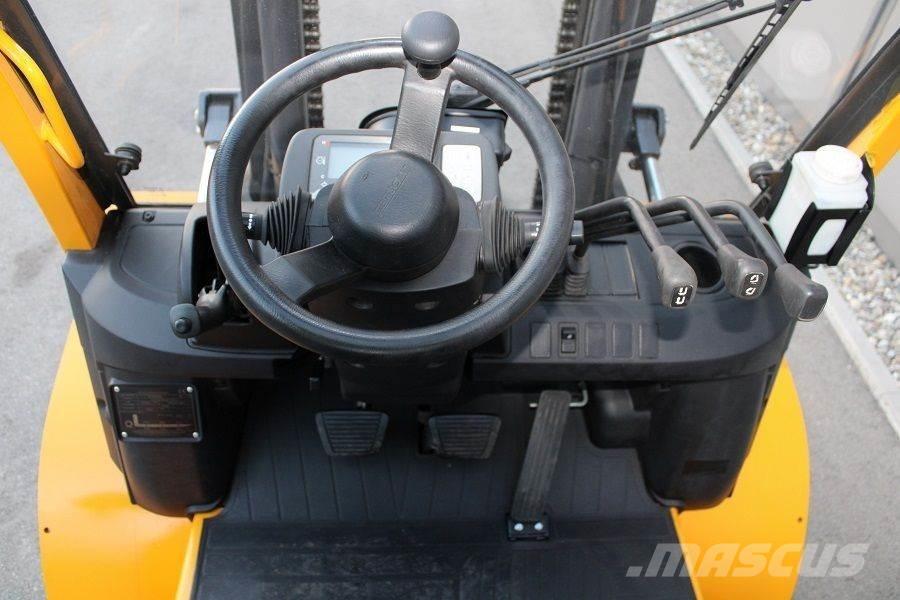 TCM D-1-F-A-40-Q Dizelski viličari