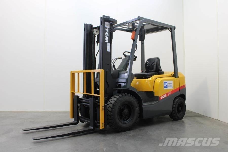 TCM FD 25 T 3 Dizelski viličari