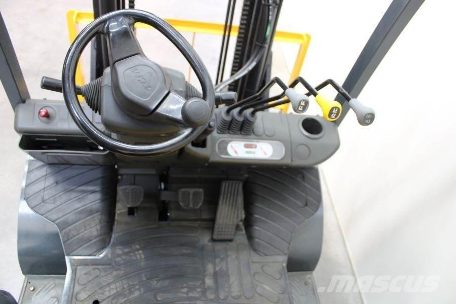 TCM FD 25 T 3 Dizelski viličari