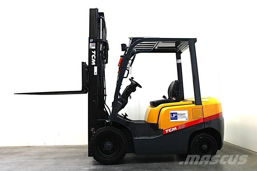 TCM FD 25 T 3 Dizelski viličari
