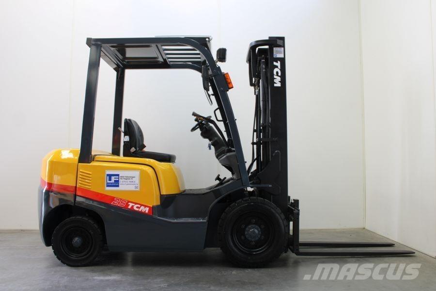 TCM FD 25 T 3 Dizelski viličari