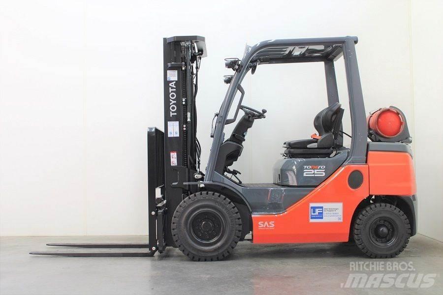 Toyota 02-8FGF25 Plinski viličari