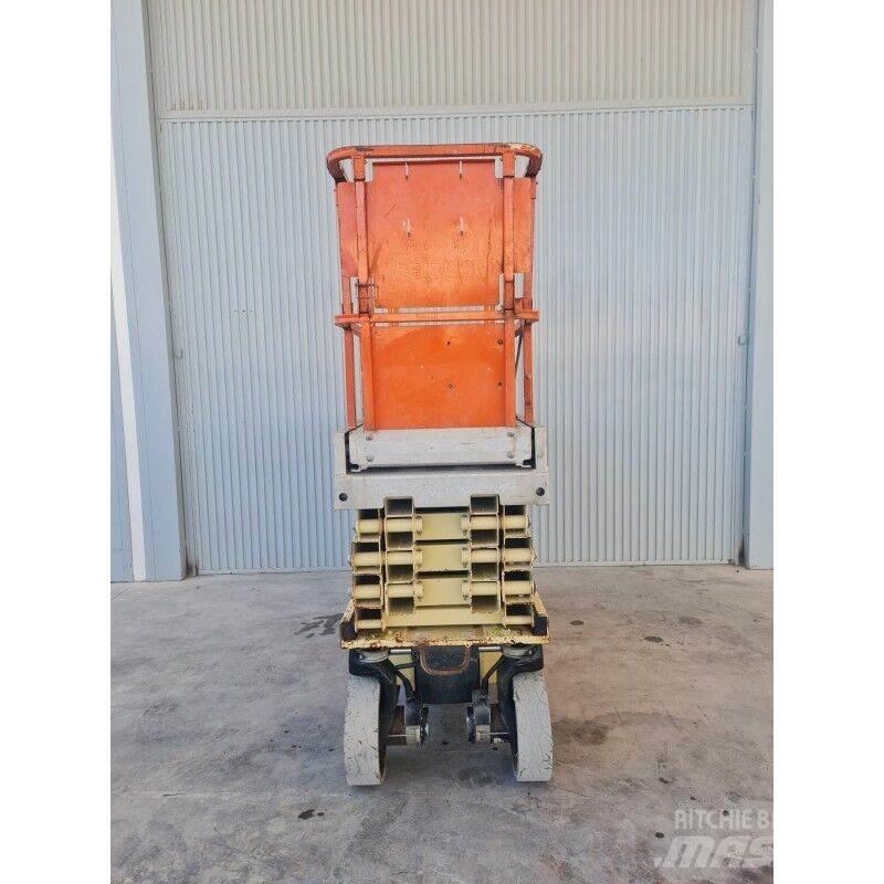 JLG 2630 ES Škaraste platforme