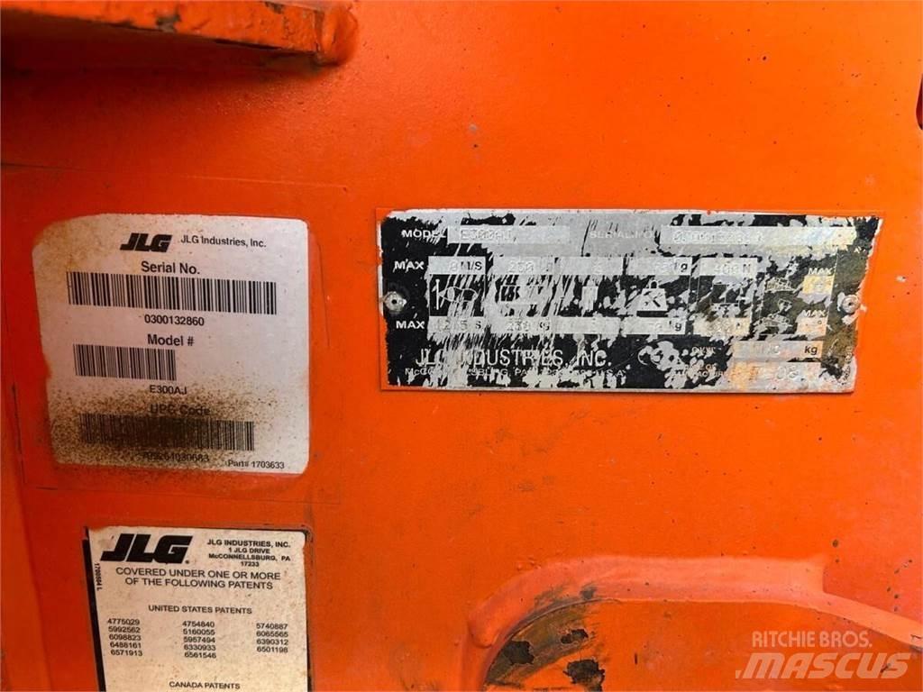 JLG E300AJ Zglobne podizne platforme
