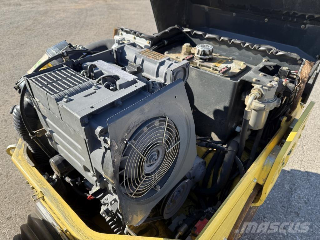Bomag BW 100 AD-3 Valjci sa dvojnim bubnjem