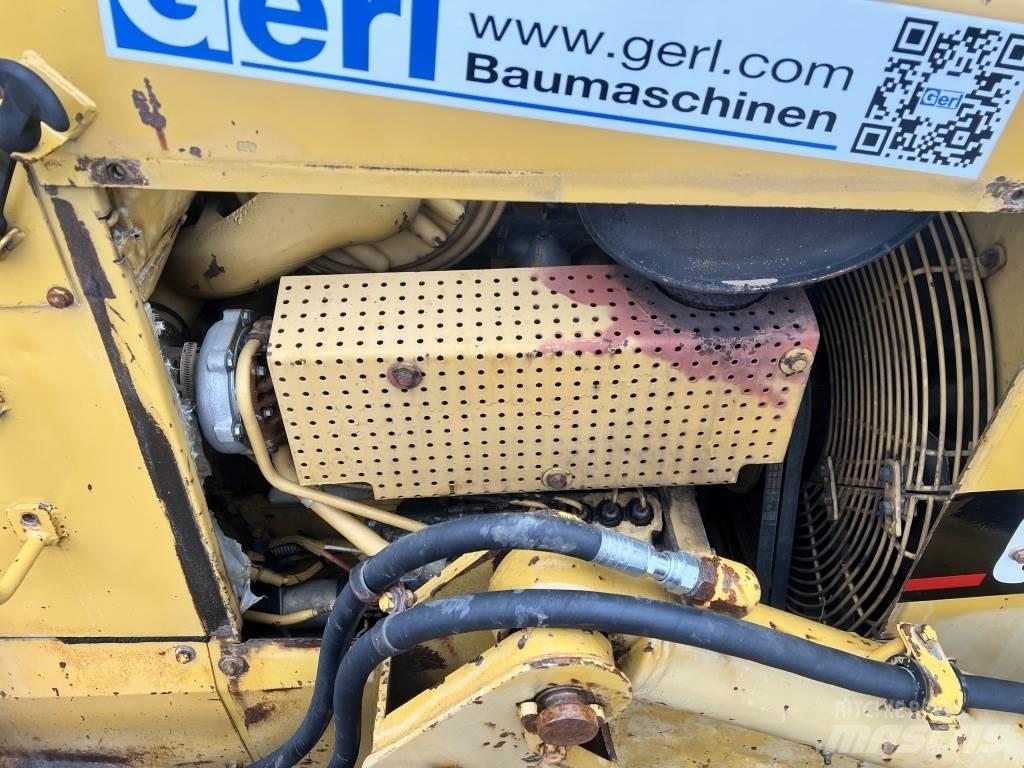 CAT D 5 H Buldožeri gusjeničari