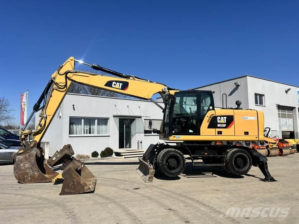 CAT M 320 F Bageri na kotačima