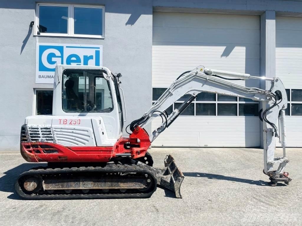 Takeuchi TB250 Mini bageri <7t