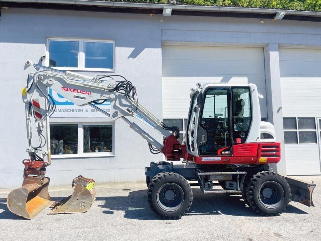 Takeuchi TB295W Bageri na kotačima