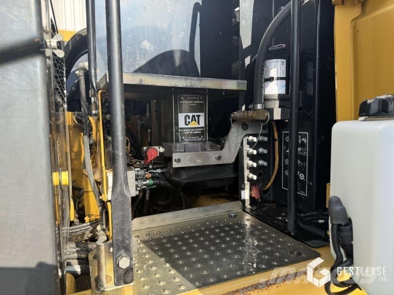 CAT M313D Bageri na kotačima