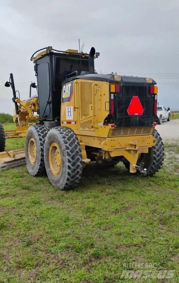 CAT 140M Buldožeri gusjeničari
