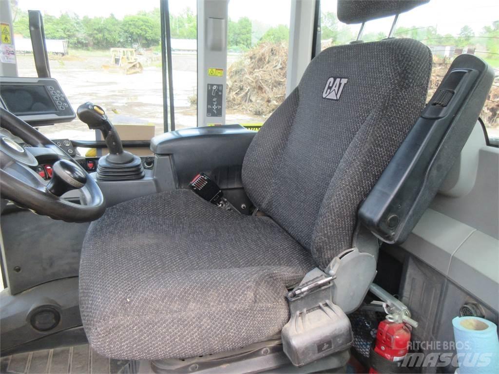 CAT 938M Utovarivači na kotačima