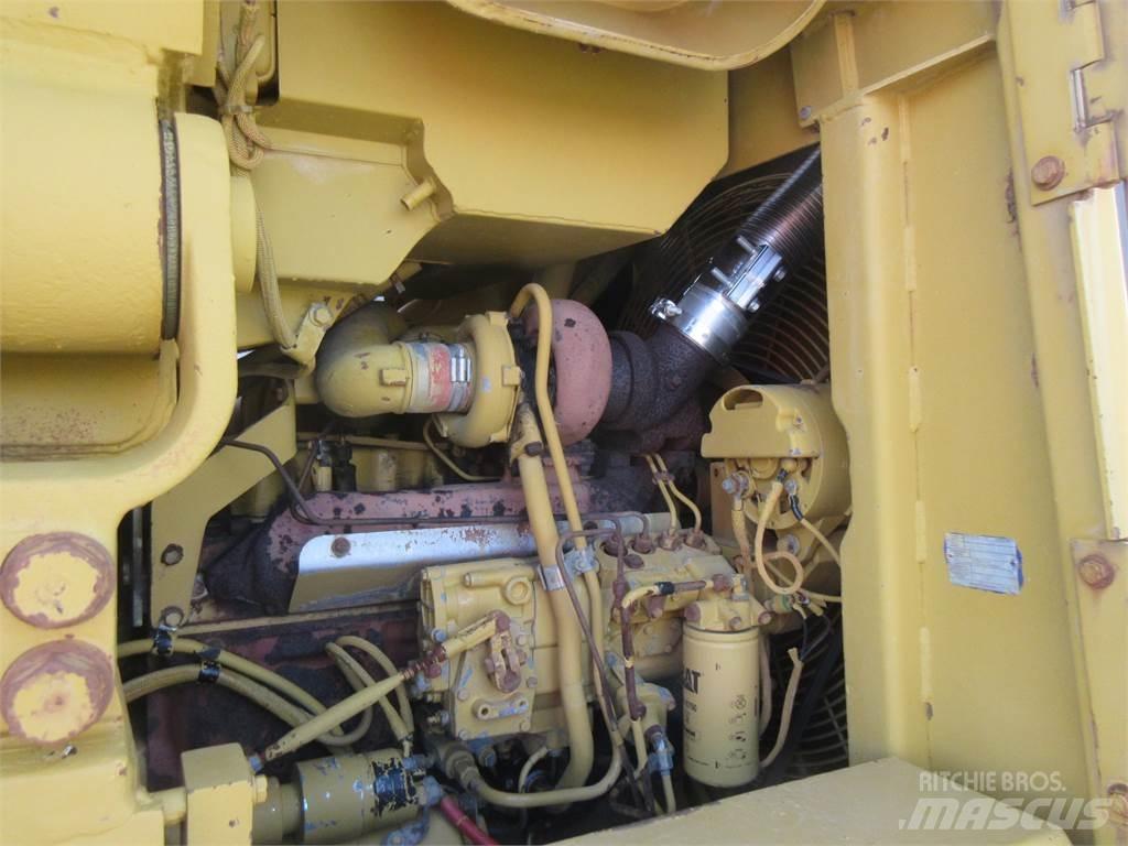 CAT 963 Buldožeri gusjeničari