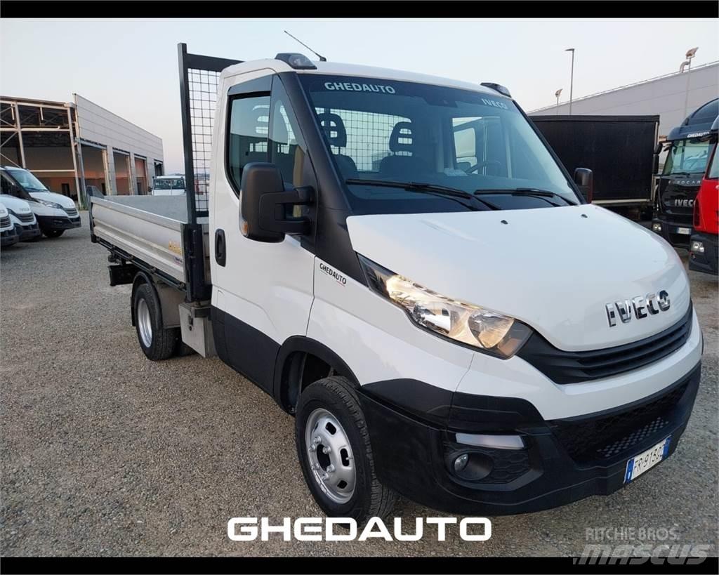 Iveco 35C14 Sanduk kombiji