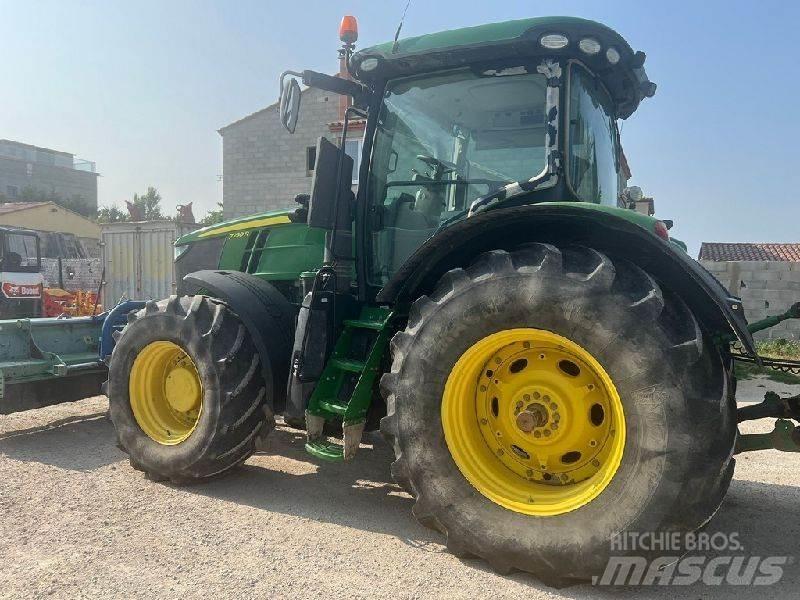 John Deere 7250R Traktori