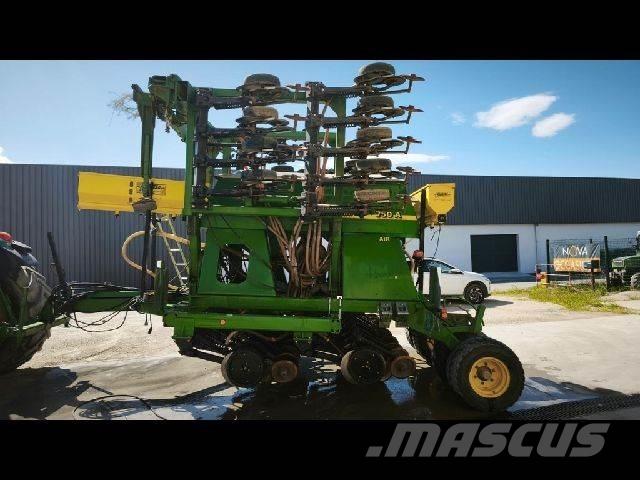 John Deere 750A Ostali stroji i dodatna oprema za sjetvu i sadnju