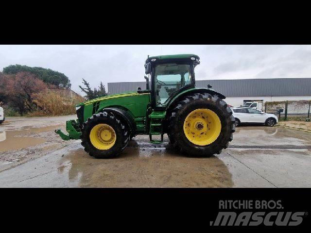 John Deere 8310R Traktori
