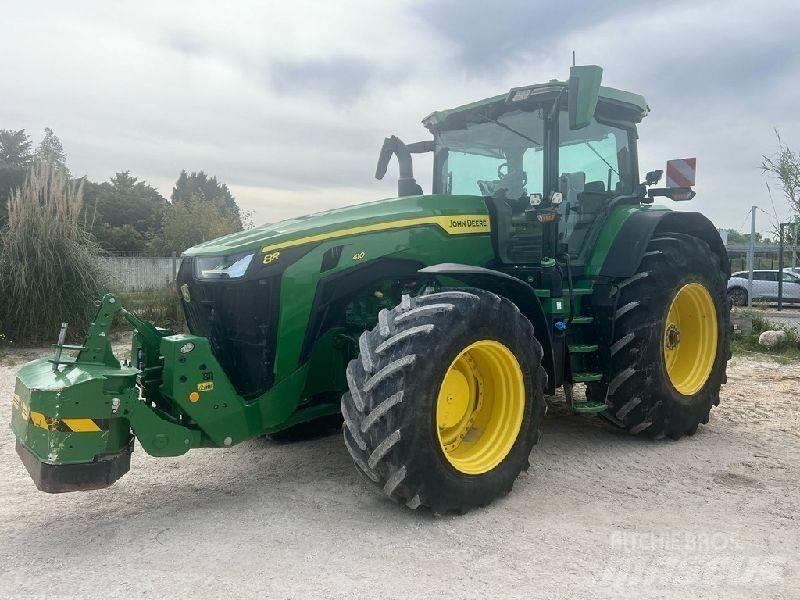 John Deere 8R410 Traktori