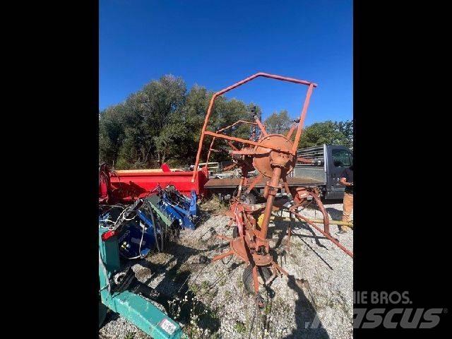 Kuhn GF5001MH Okretači i sakupljači sijena