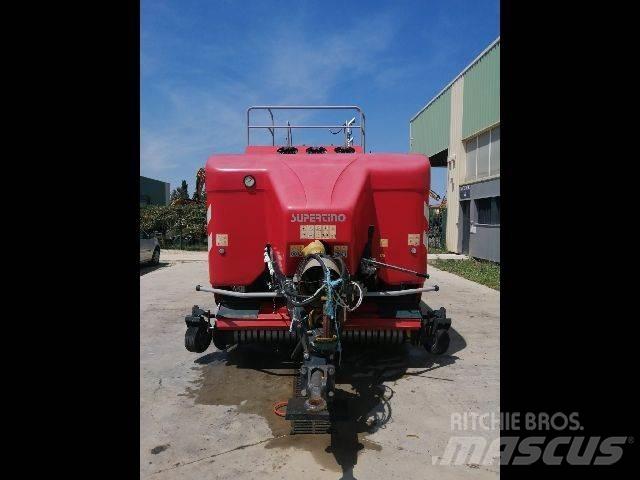 Supertino 712R Balirke za kockaste bale