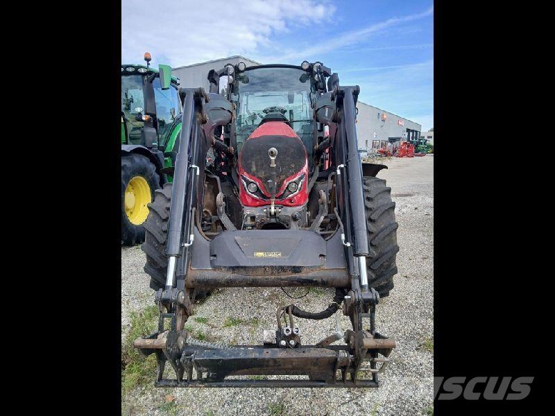 Valtra G115 Traktori