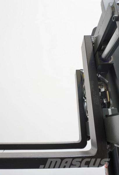 Combilift WR4 Viličari sa 4-stranskim dohvatom