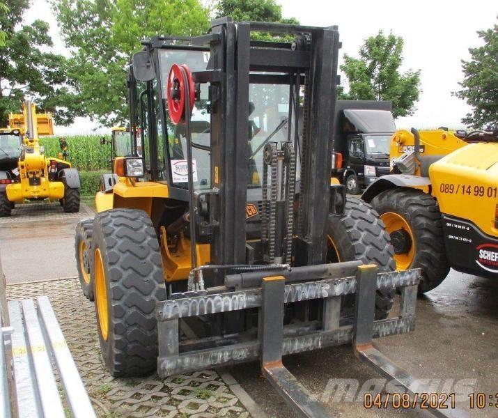 JCB 940-4 Terenski viličar
