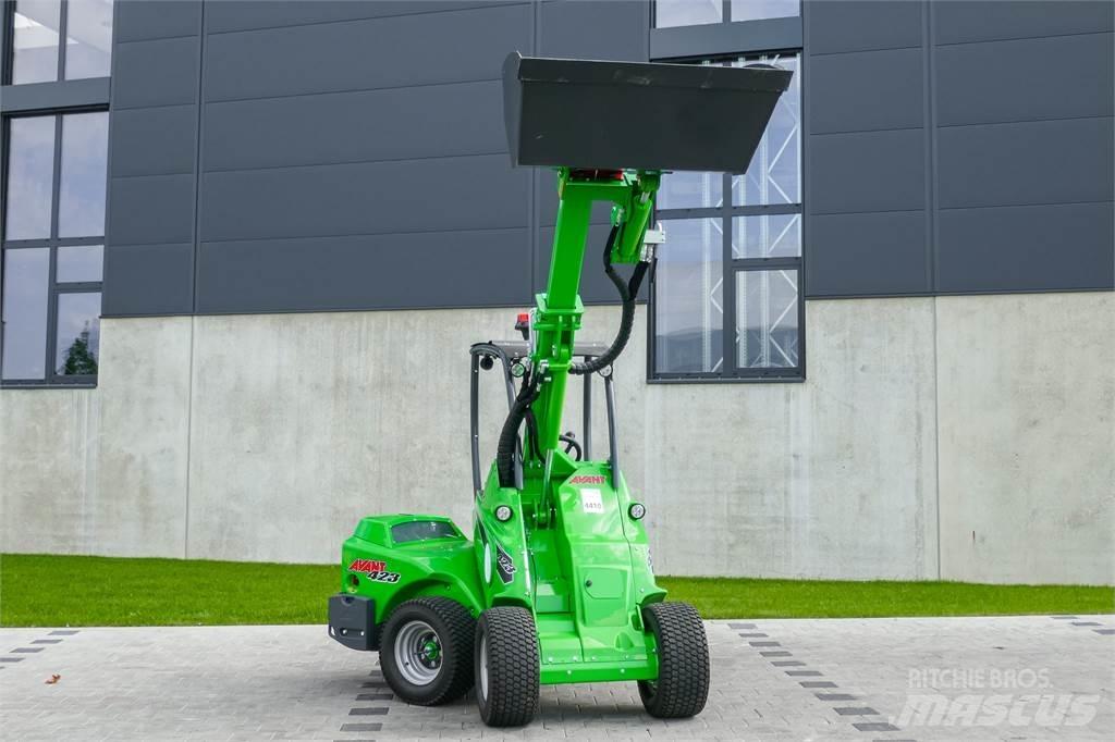 Avant M 423 Mini bageri <7t