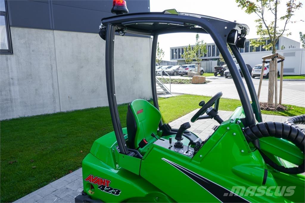 Avant M 423 Mini bageri <7t