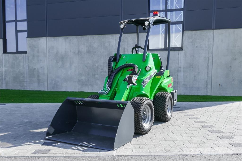 Avant M 423 Mini bageri <7t