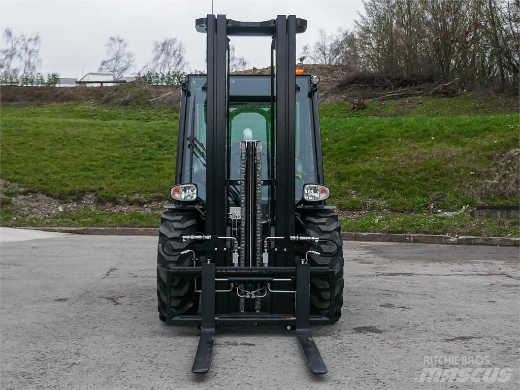 Manitou MC 25-4 Terenski viličar