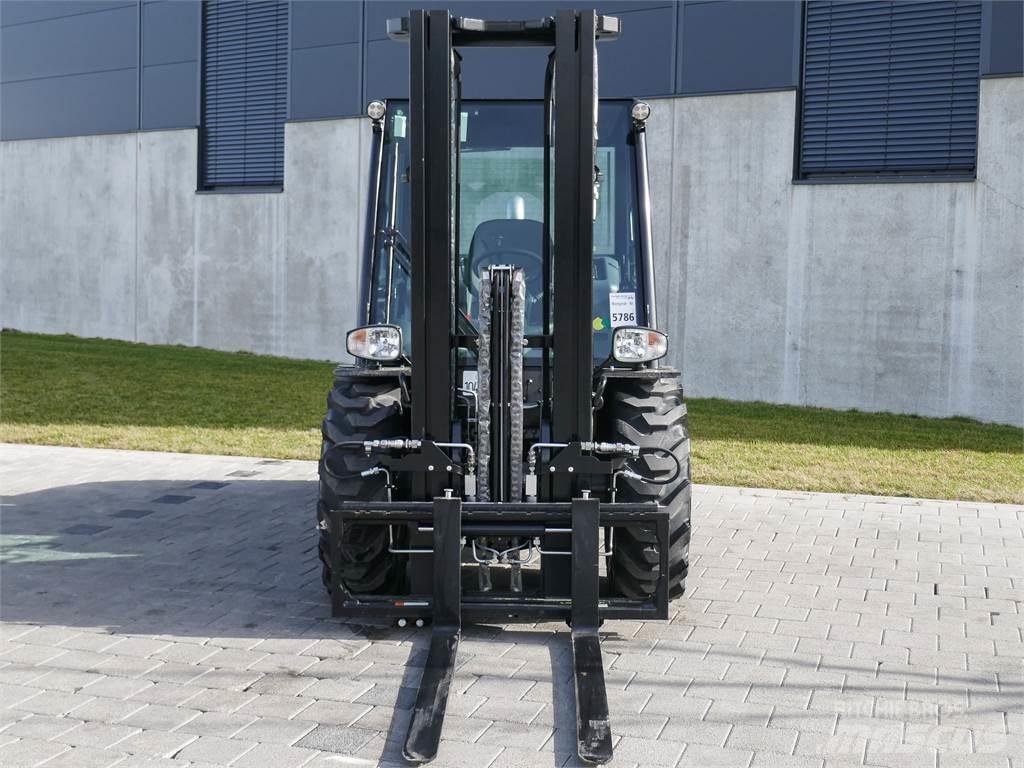 Manitou MC 25-4 Terenski viličar