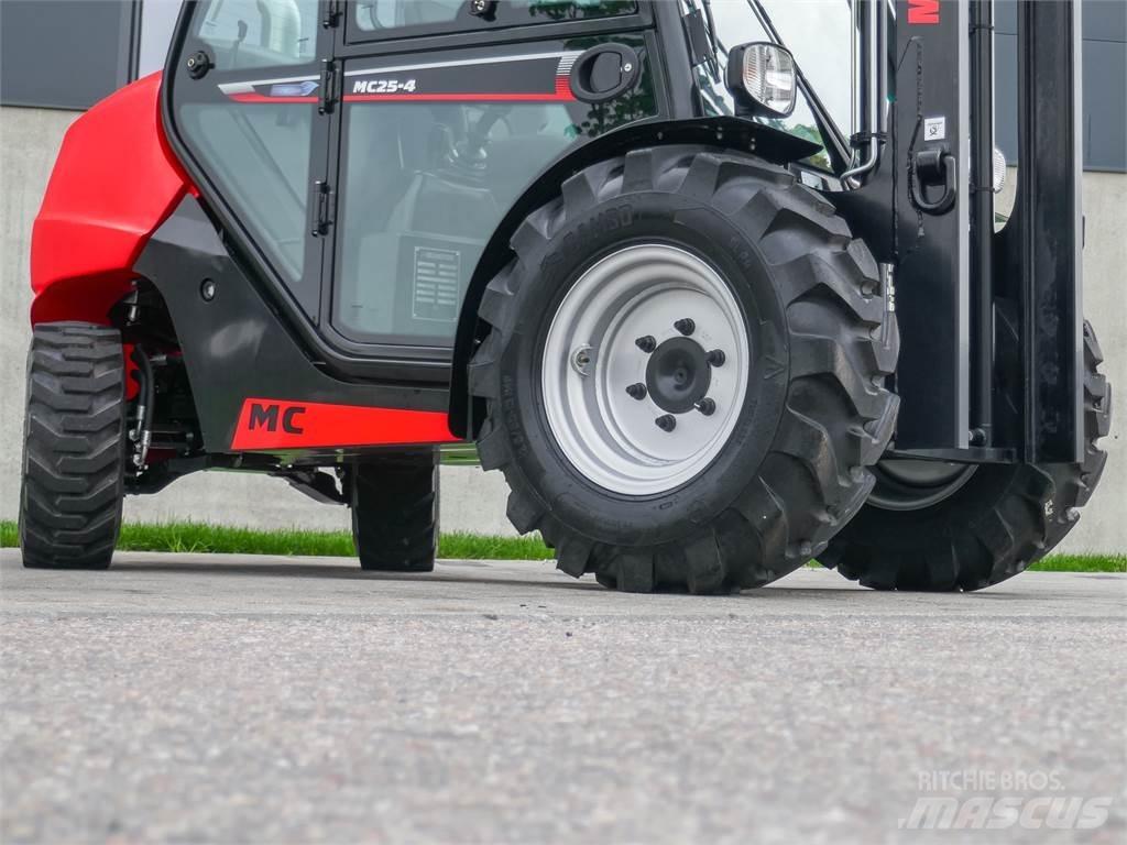 Manitou MC 25-4 Terenski viličar