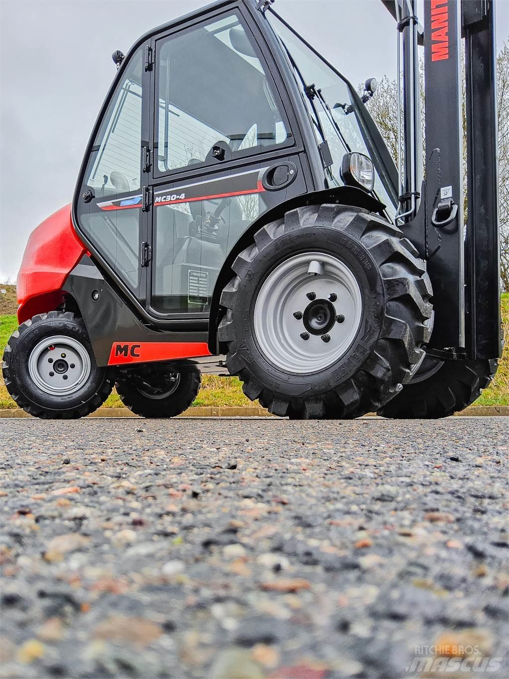 Manitou MC 30-4 Terenski viličar