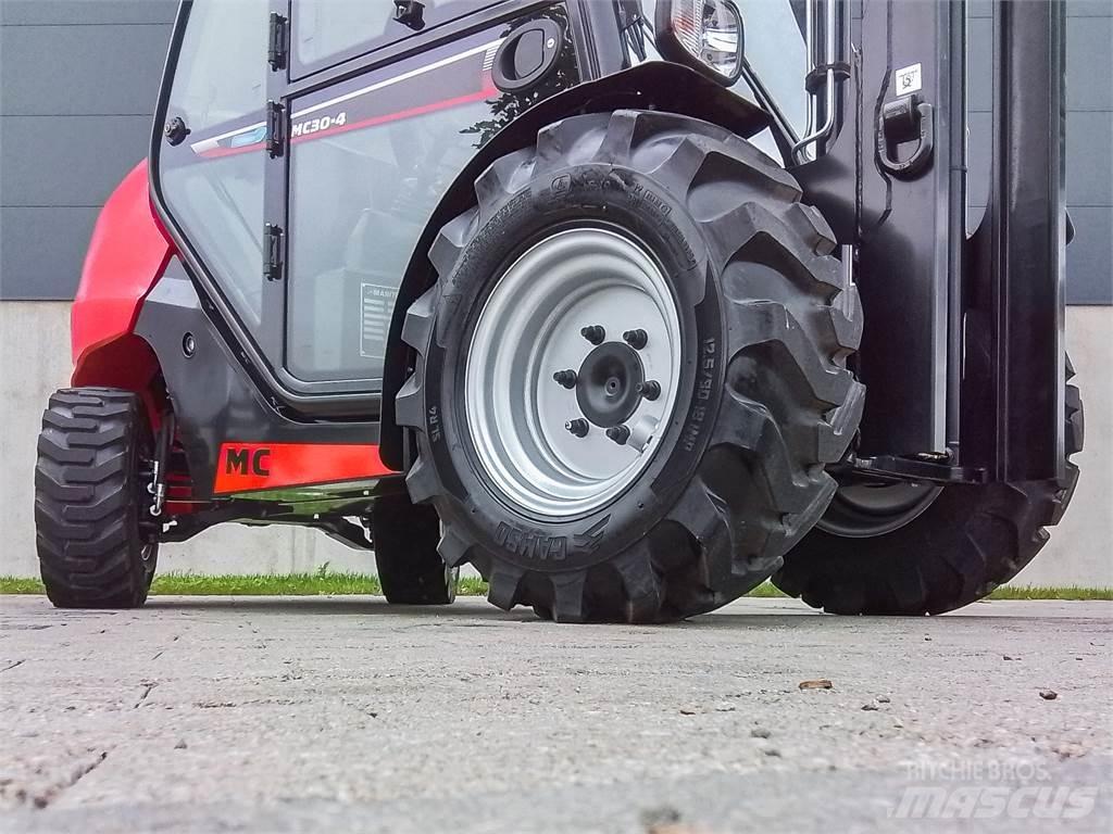 Manitou MC 30-4 Terenski viličar