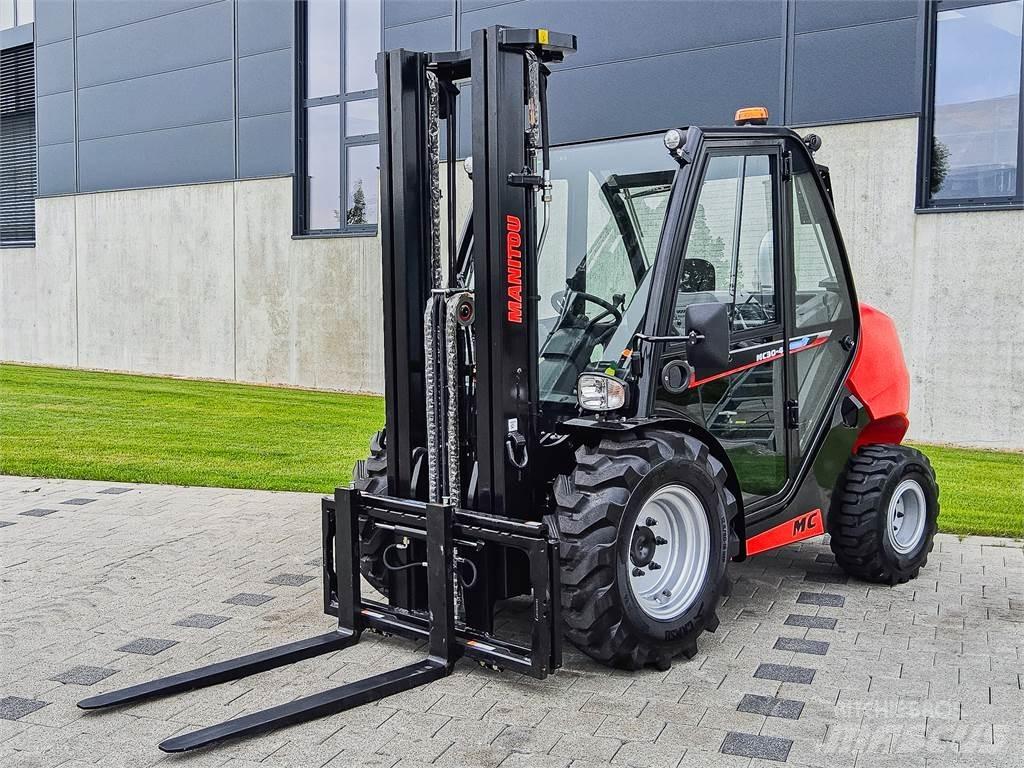Manitou MC 30-4 Terenski viličar