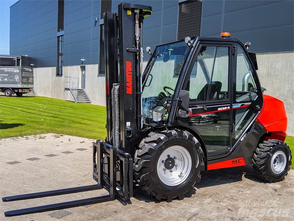 Manitou MC 30-4 Terenski viličar