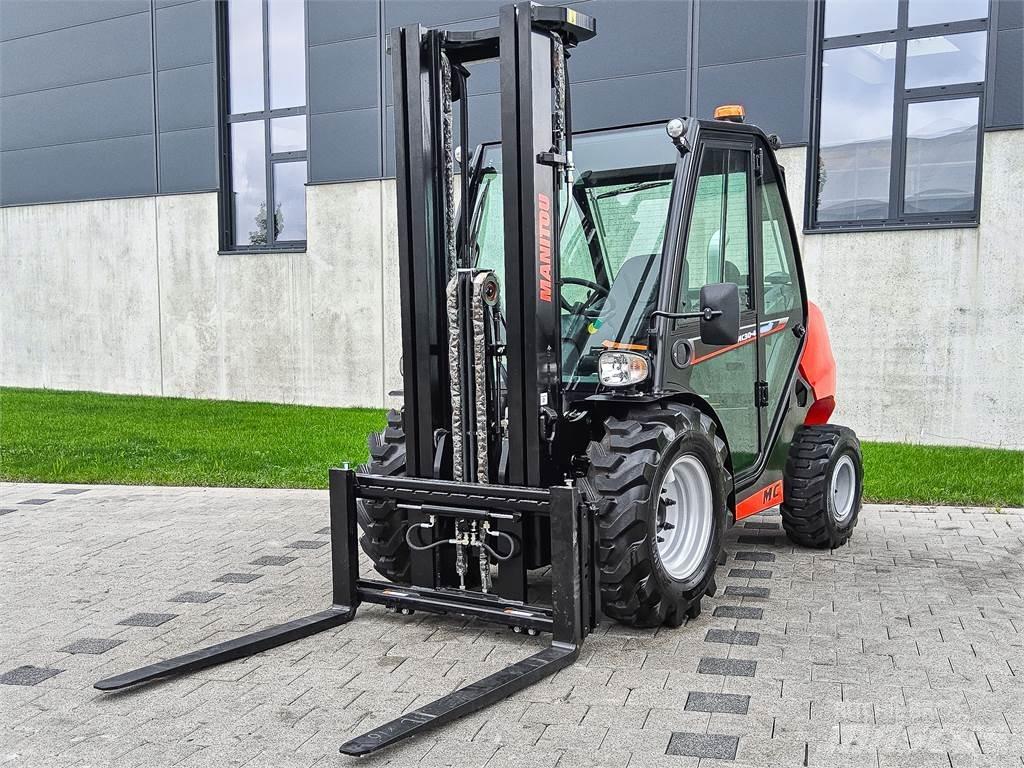 Manitou MC 30-4 Terenski viličar