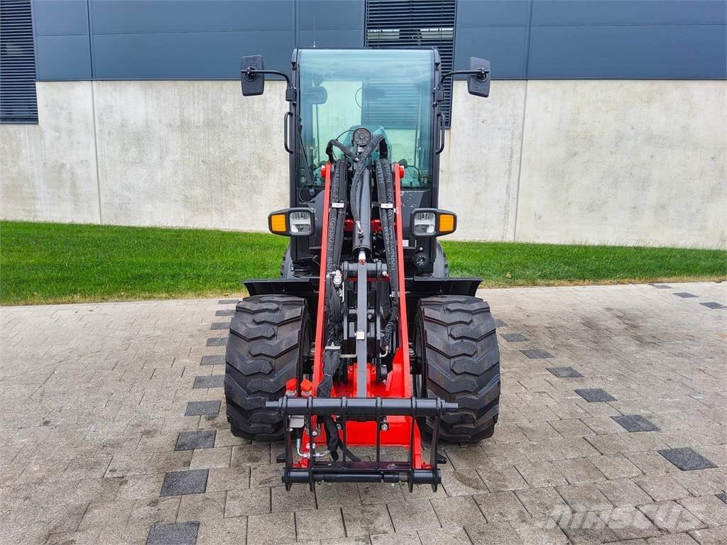Manitou MLA 3-25H Mini bageri <7t