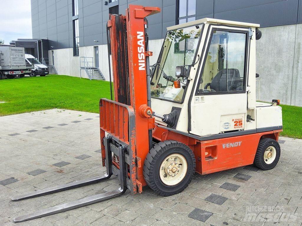 Nissan EH02F25U Dizelski viličari