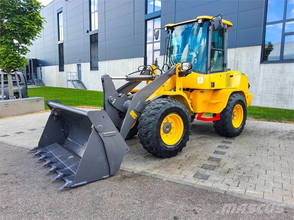 Volvo L 30G Mini bageri <7t