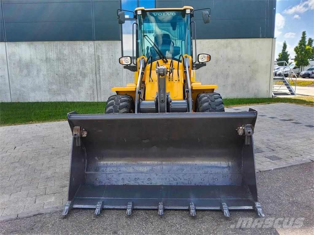 Volvo L 30G Mini bageri <7t